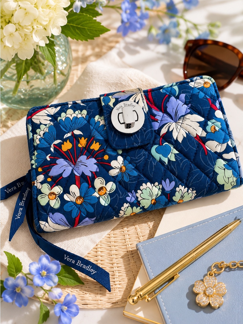 Vera Bradley Blue Floral Turn Lock Quilted Wallet Organizer Clutch Wristlet Cott